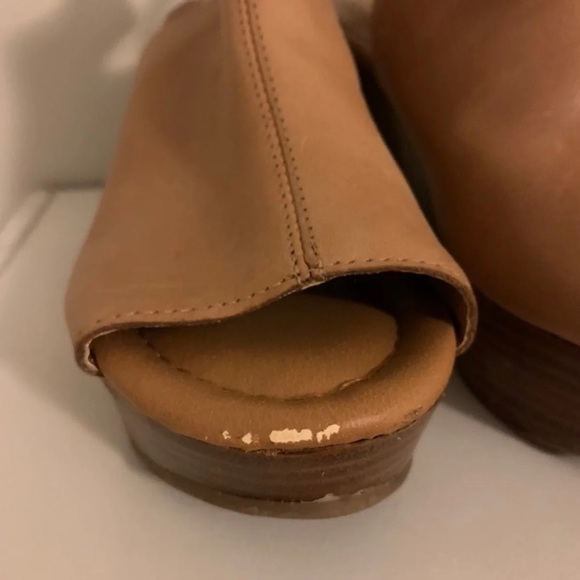 Kenneth Cole Reaction Tan Leather Wedges - Picture 8 of 8